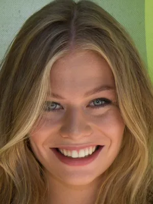 Zoë Straub