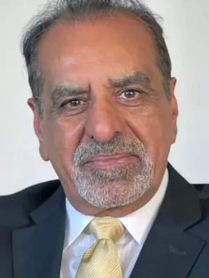 Kavi Raz