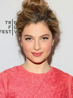 Zoe Levin
