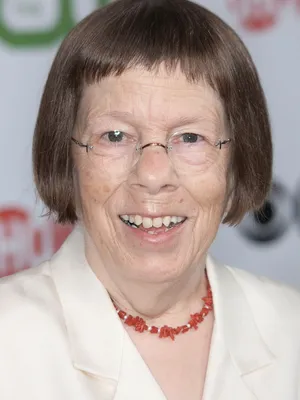 Linda Hunt