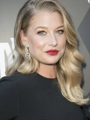Ellen Woglom