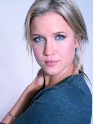 Jessy Schram