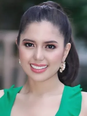 Isabelle De Leon