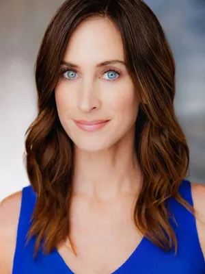 Carrie Lauren