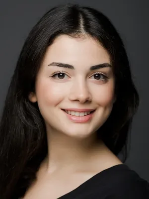 Özge Yağız