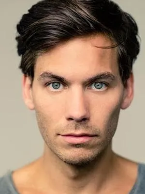 Alex Mills