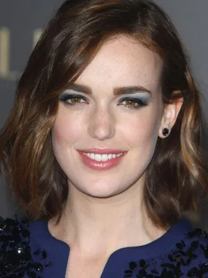 Elizabeth Henstridge