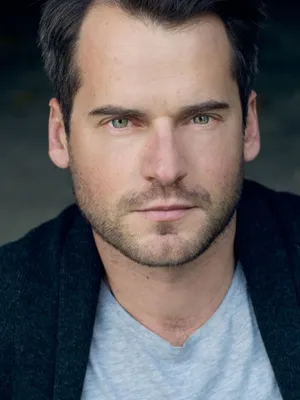 David de Lautour