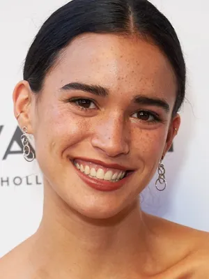 Emma Pasarow