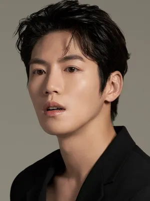 Yoo Hwan