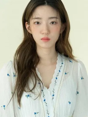 Kang Chae-young