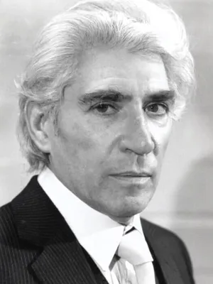 Frank Finlay