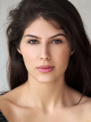 Elnaaz Norouzi