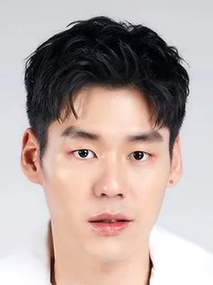 Tanadol Wongsaardsakul