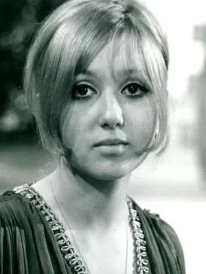 Adrienne Posta