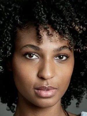 Ayomi Domenica