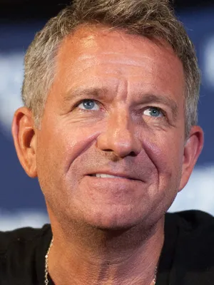 Sean Pertwee
