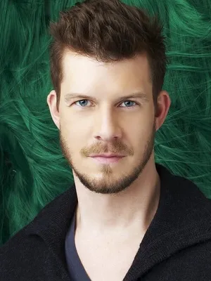 Eric Mabius