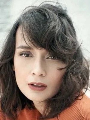 Cristina Suzanne