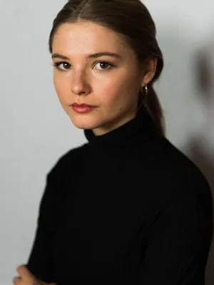 Stefanie Scott