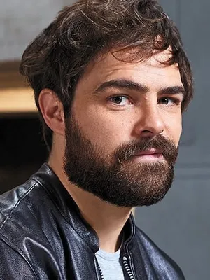 Peter Lanzani