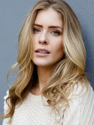 Jordan Claire Robbins
