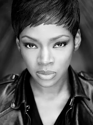 Caroline Chikezie