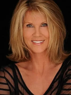 Leah Ayres