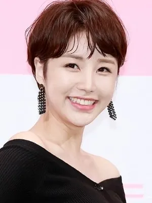 Yoon Jin-yi