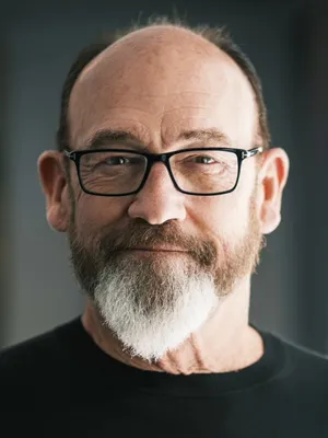 Chuck Russell